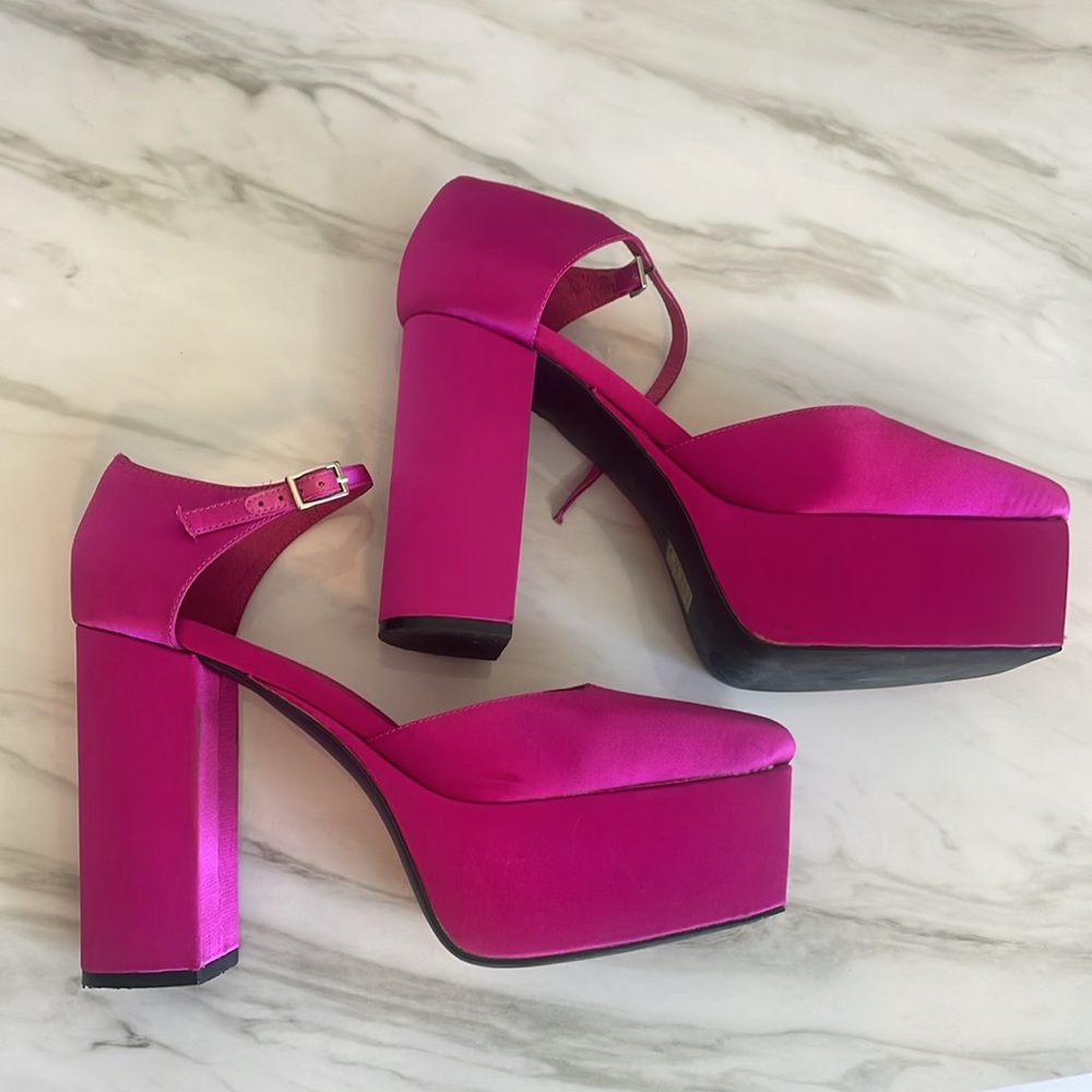 Jeffrey Campbell Pink Satin Over and Out Platform Pumps 🎀